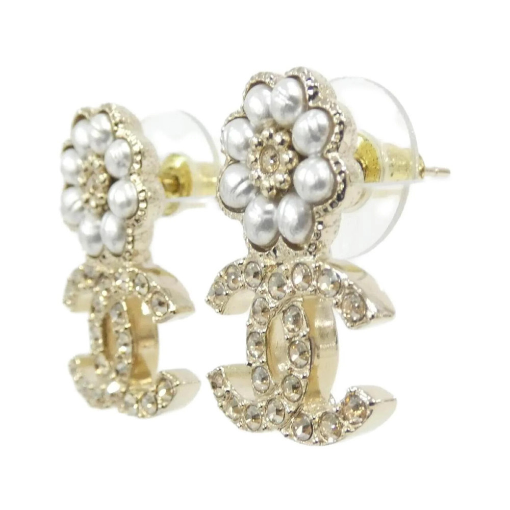CHANEL White Earrings - Picture 2 of 3